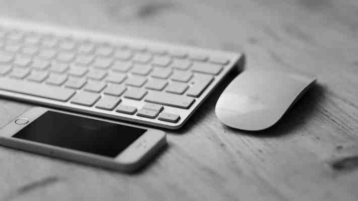 Cómo conectar un teclado y un ratón al iPhone